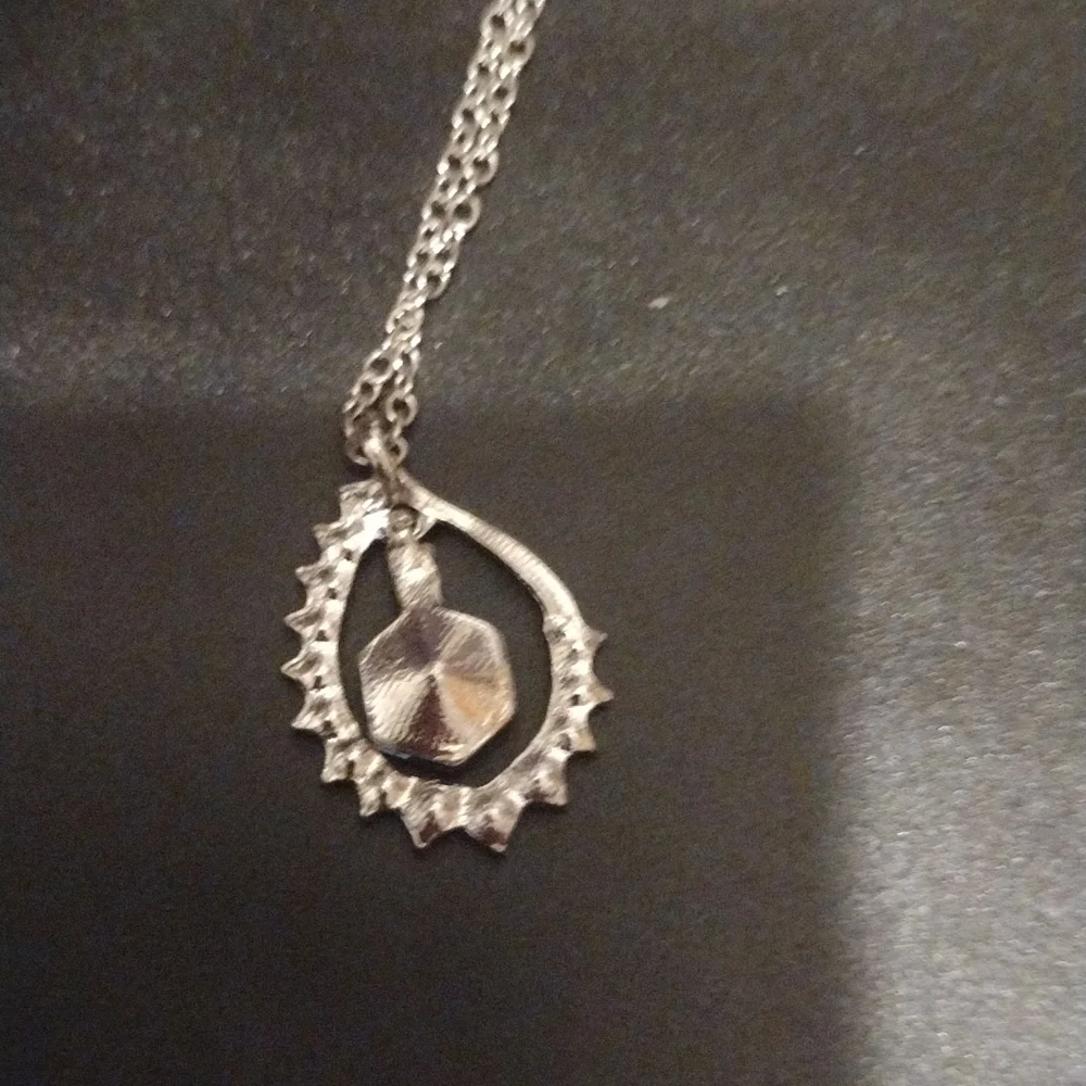 Floating Blue Topaz Rhinestone necklace - Picture 4 of 7